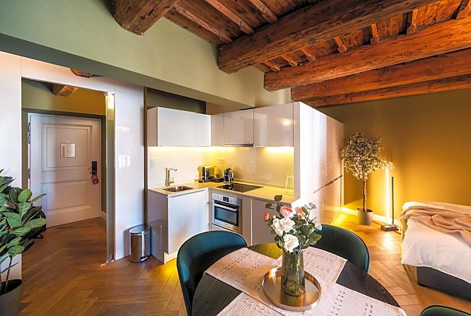 Old Royal Post Boutique Hotel & Premium Suites