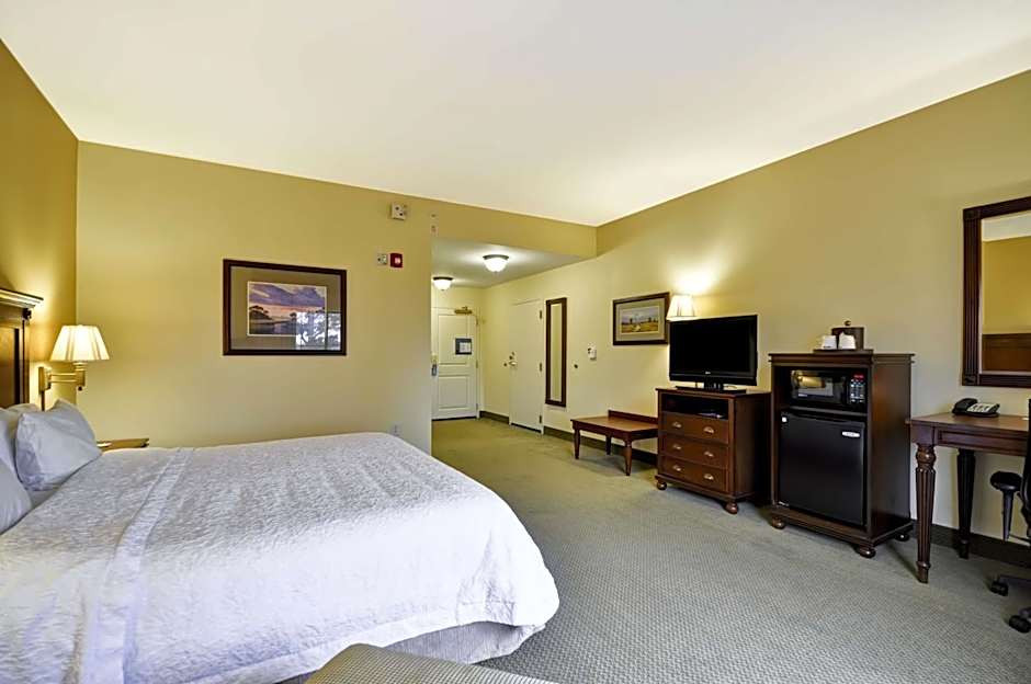 Hampton Inn & Suites North Charleston-University Blvd