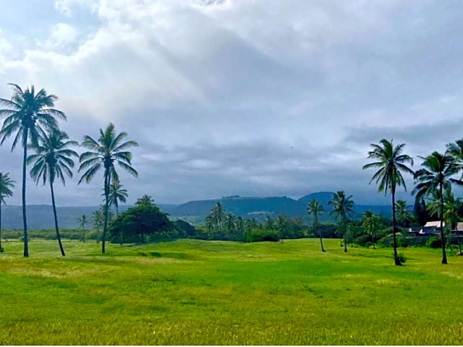 Beachfront 1 Bedroom Condo with Private Beach, Pool, Hot Tub