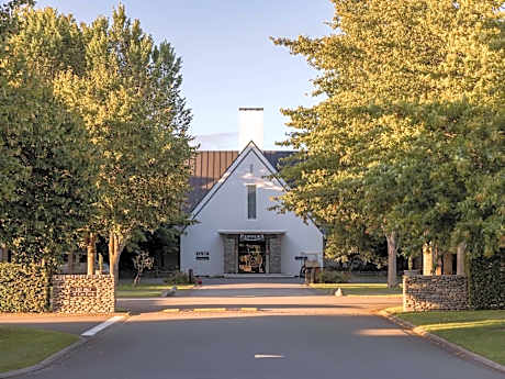 Peppers Christchurch Clearwater Resort