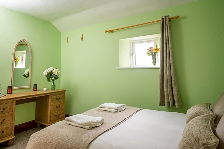 Rising Sun Pub, Restaurant and Rooms