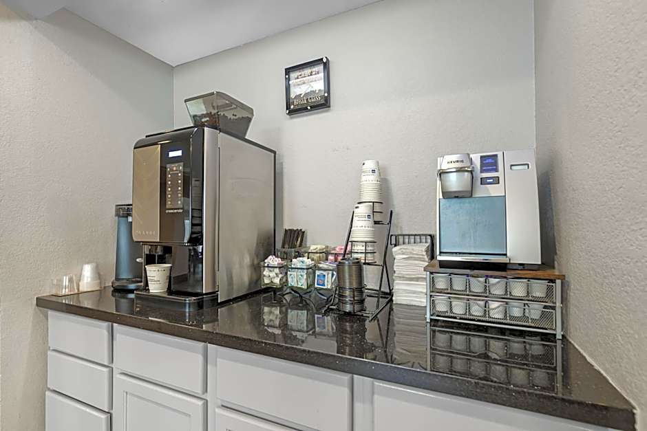 Best Western Plus Altoona Inn