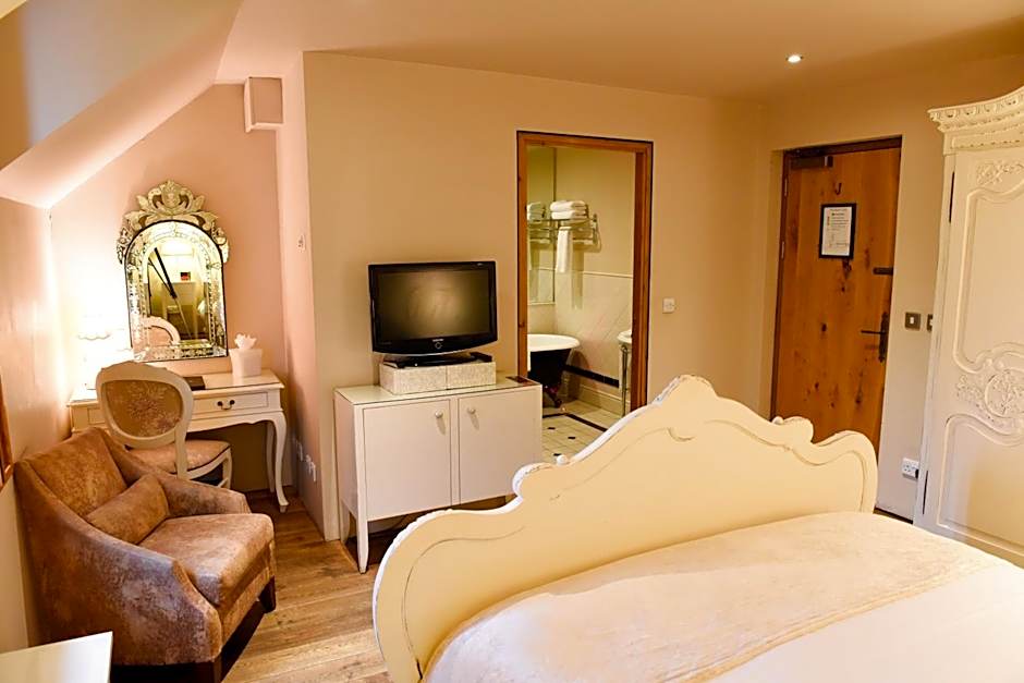 Glenskirlie Castle Hotel