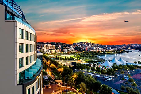 Clarion Hotel Istanbul Golden Horn