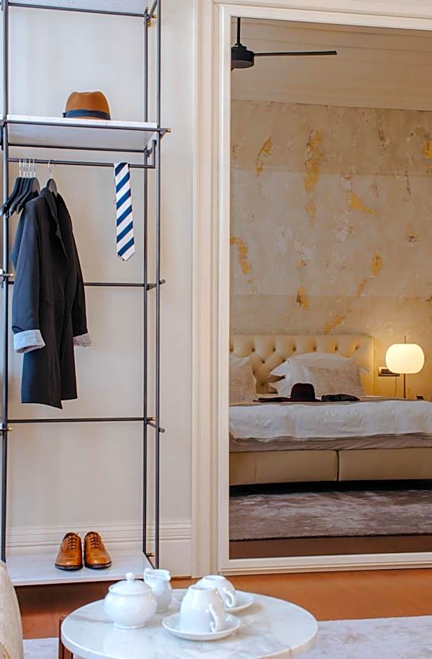 Castellano Hotel & Suites