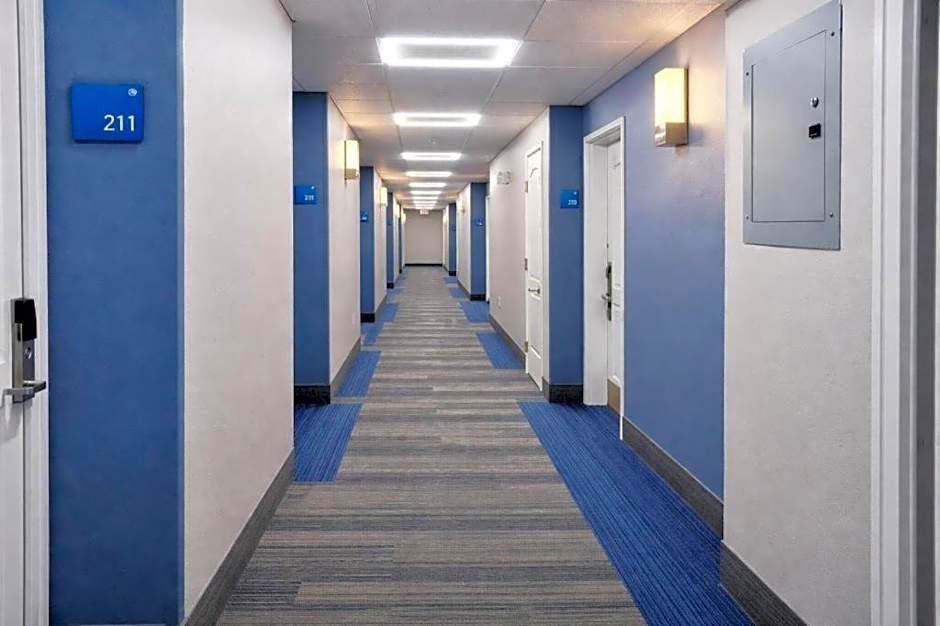 Holiday Inn Express & Suites Winner By IHG