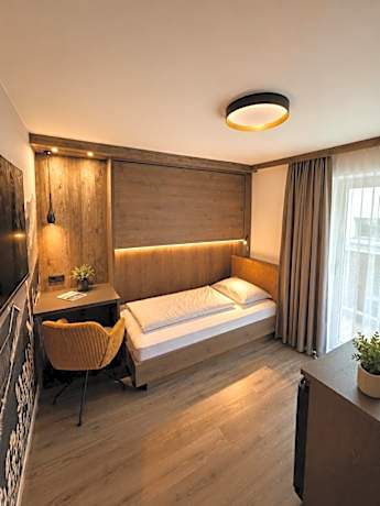 Twin Room with Balcony
