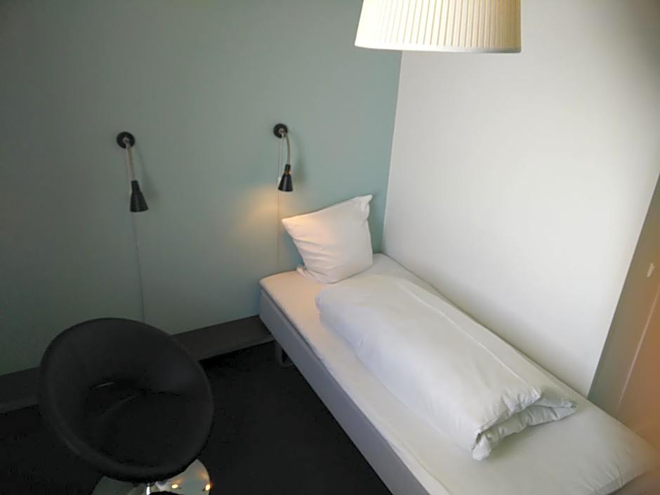 Motel X