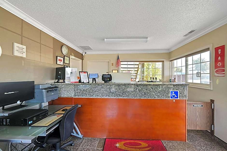 Econo Lodge Woodland near I-5