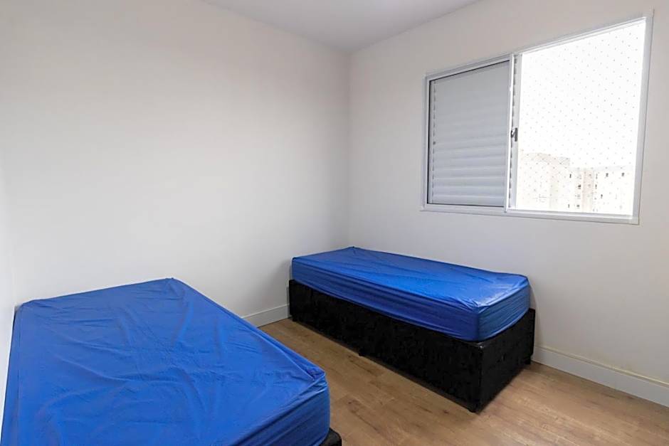 Apto c piscina e WiFi na Praia da Enseada -Guaruja