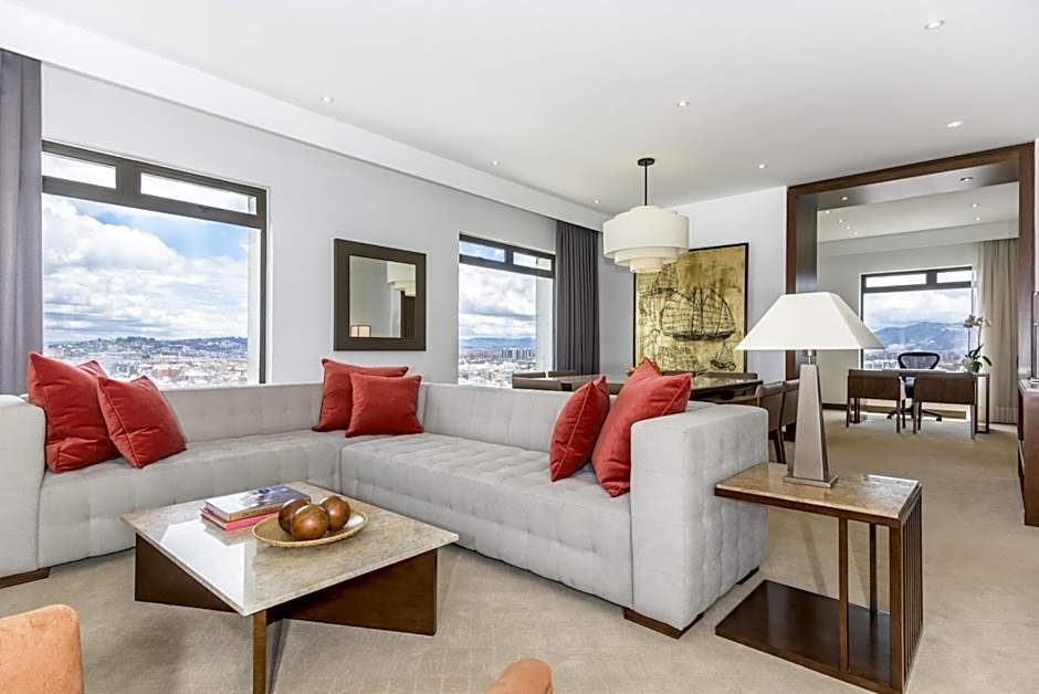 NH Collection Bogotá Royal Teleport