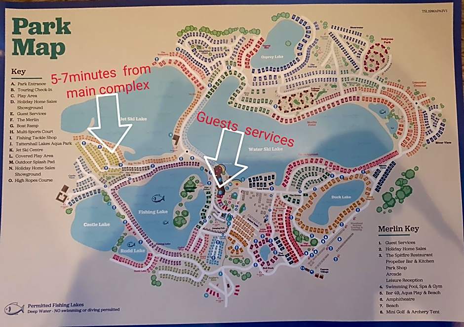 Relaxing Breaks with Hot tub at Tattershal lakes 3 Bedroom