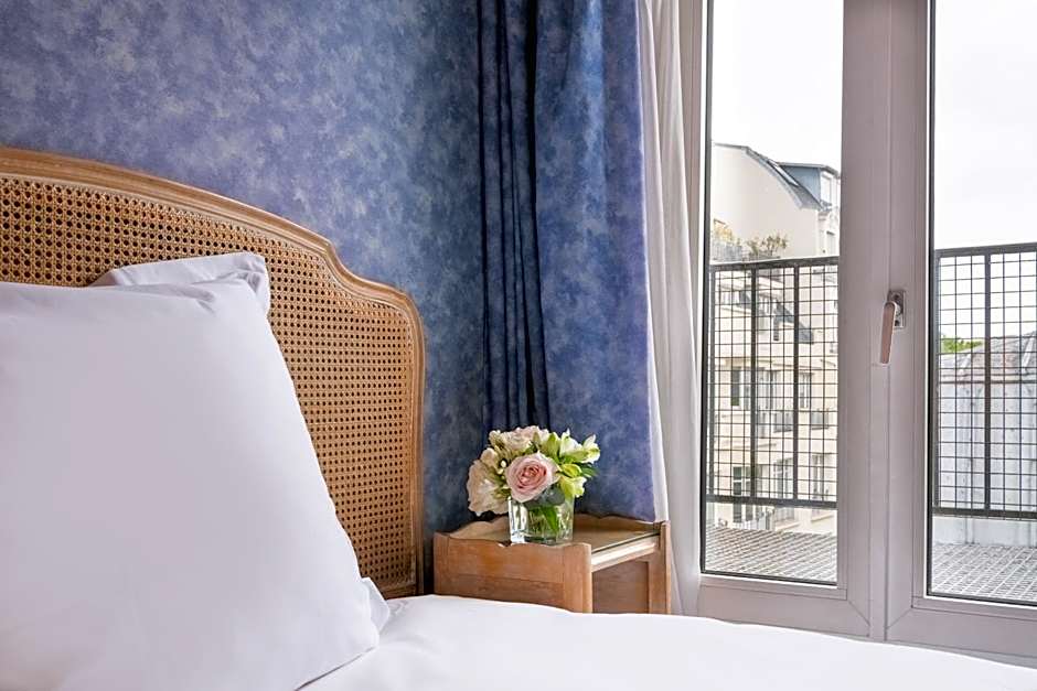 Hotel Baudelaire Opera