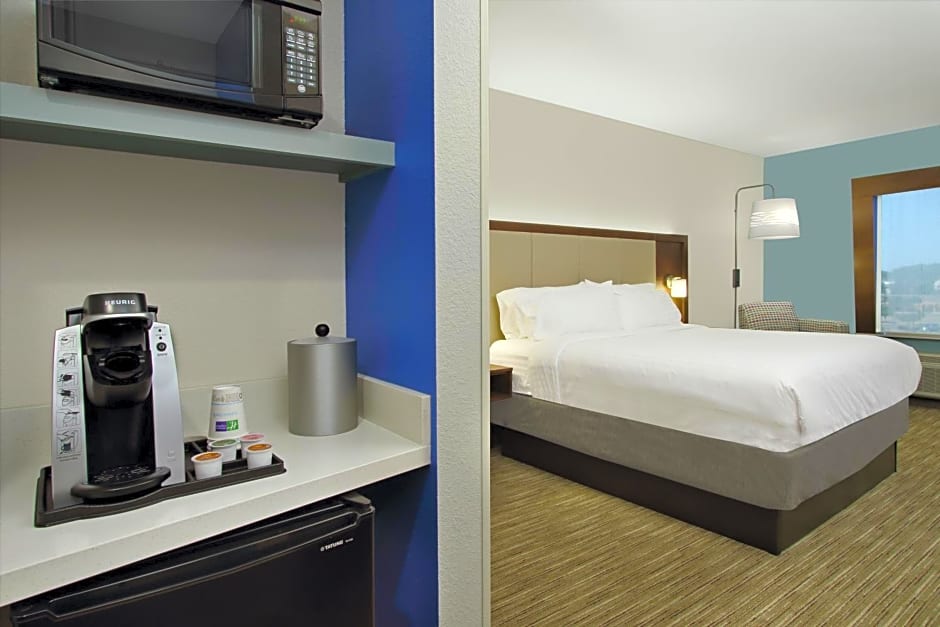 Holiday Inn Express & Suites COLUMBUS NORTH