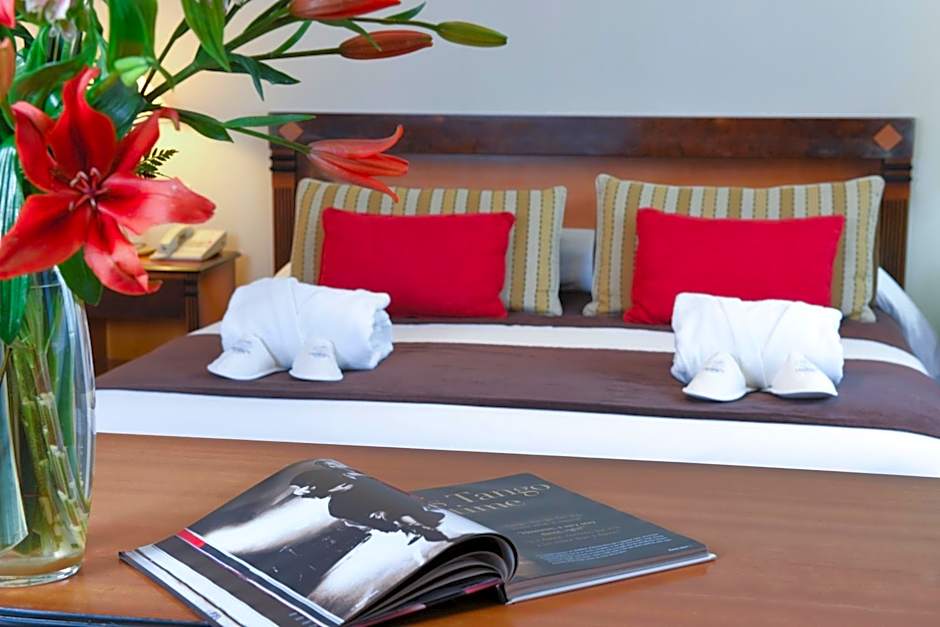 Argenta Tower Hotel & Suites