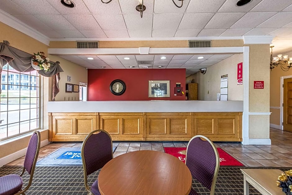 Econo Lodge Inn & Suites Orangeburg