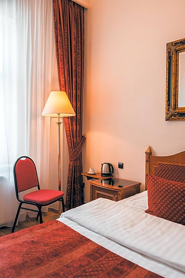 Ariston & Ariston Patio Hotel