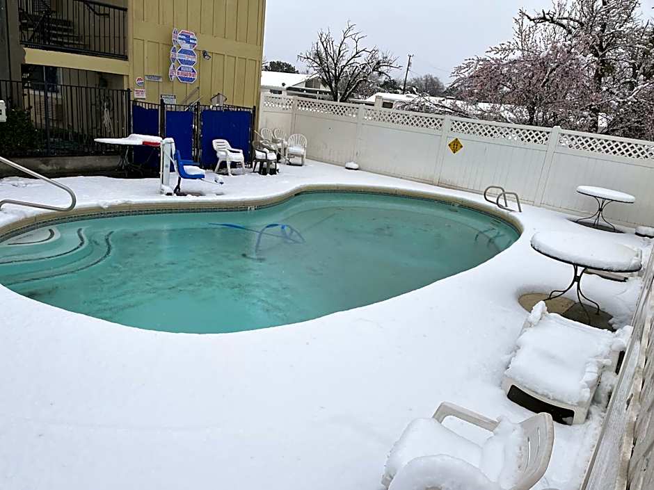 Super 8 by Wyndham Red Bluff