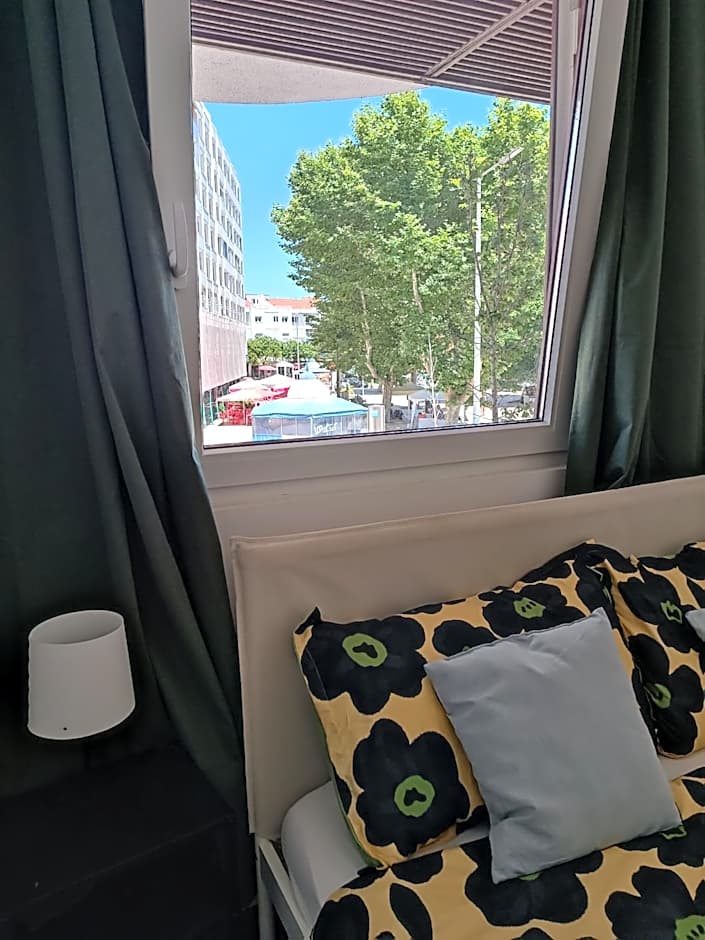 Plaza Caparica Hostel