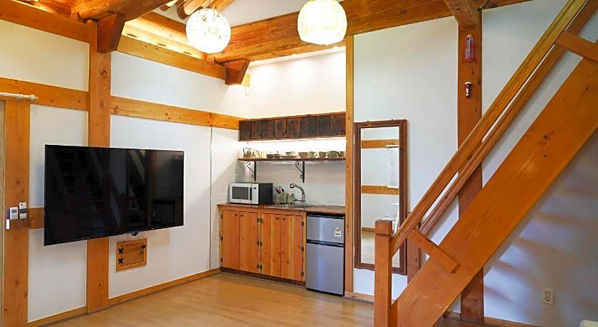 Samlockhon Hanok Guesthouse