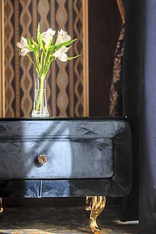 Deluxe Double Room with Side Sea View