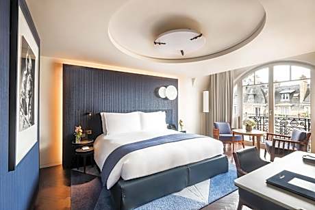 Deluxe Room Balcony Eiffel View