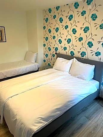 Comfort Triple Room with Shower