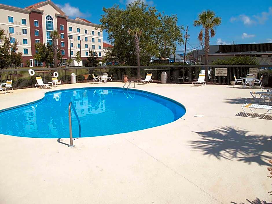 La Quinta Inn & Suites by Wyndham Maingate Fort Jackson