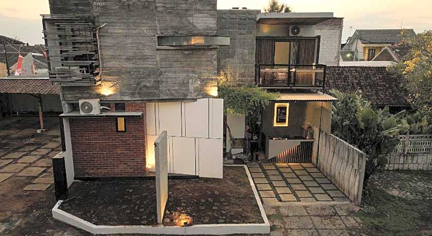 Happy House BnB Bromo backpacker