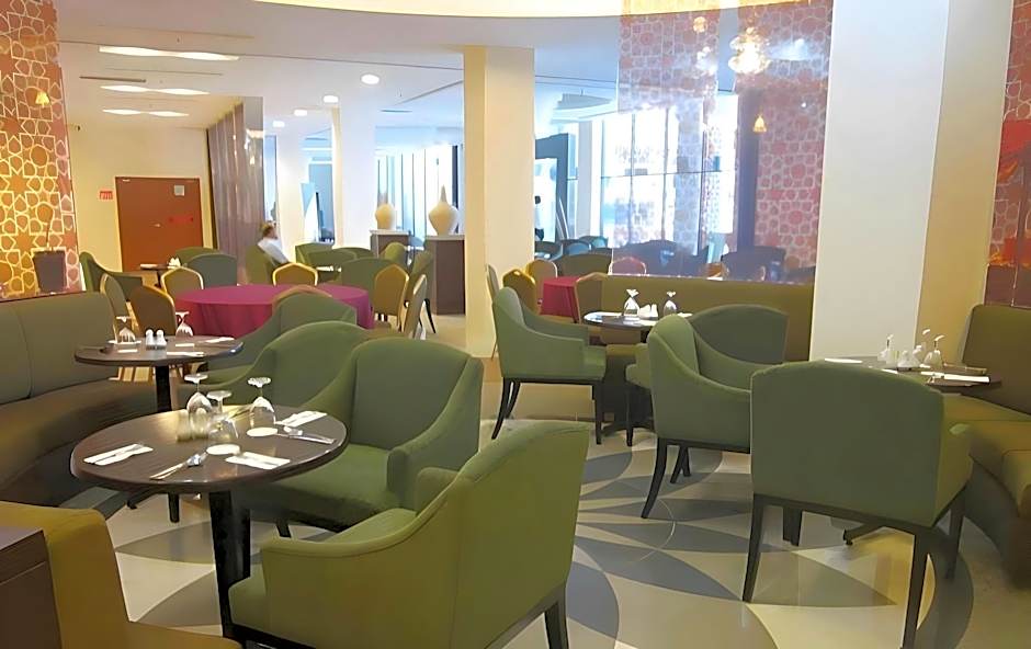 The Grand Puteri Hotel