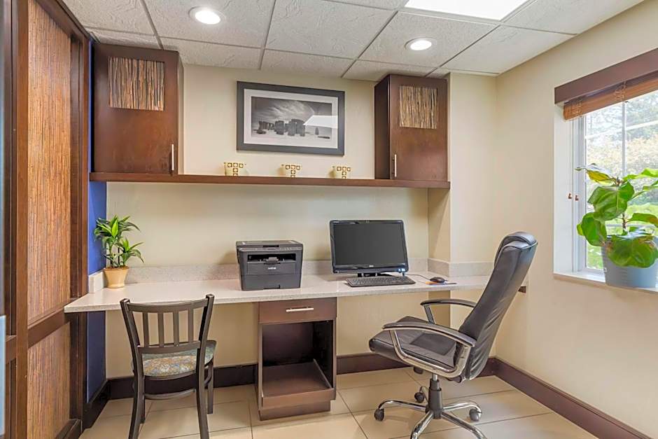 Best Western Berkshire Hills Inn And Suites
