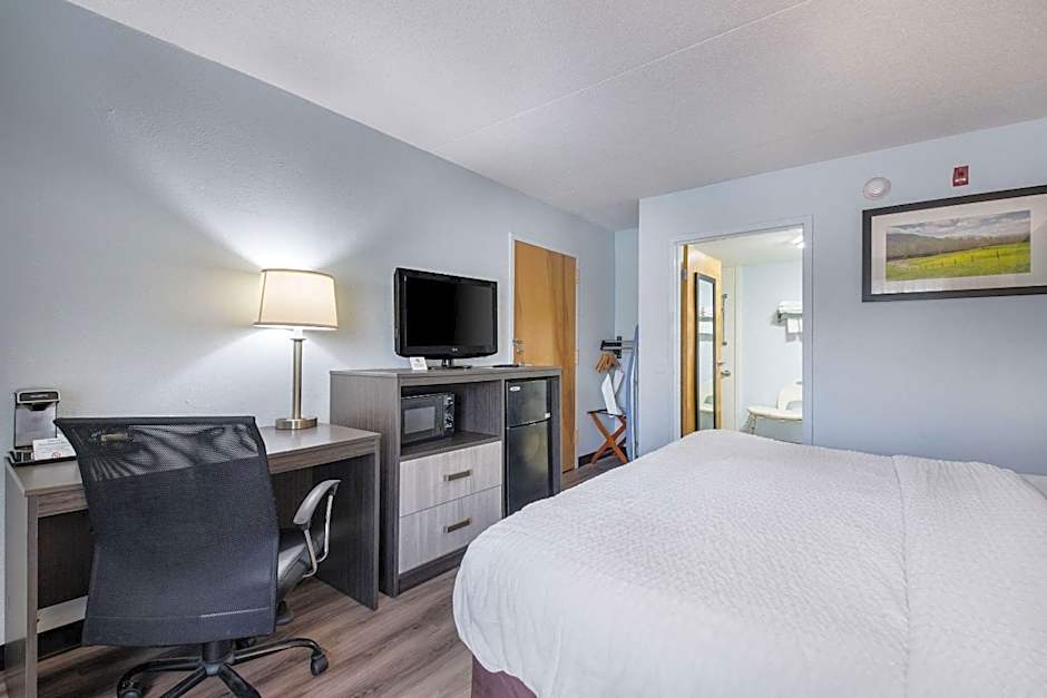 Clarion Inn Cleveland near University