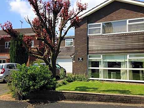 Lowry House Hotel in Walsall