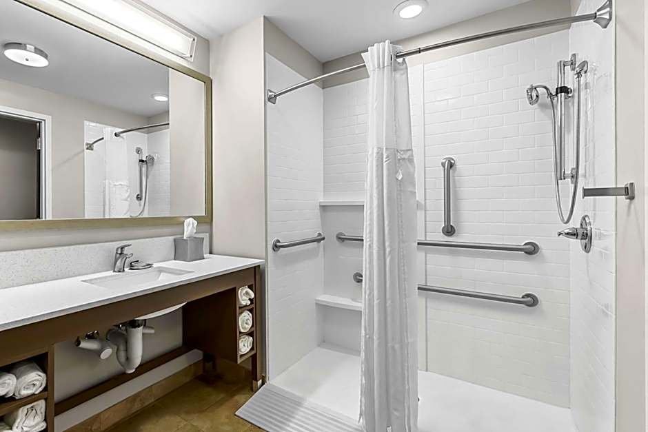 Best Western Plus Bolivar Hotel & Suites