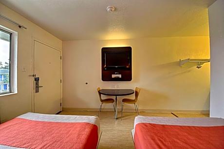 Double Room - Disability Access - Roll In Shower