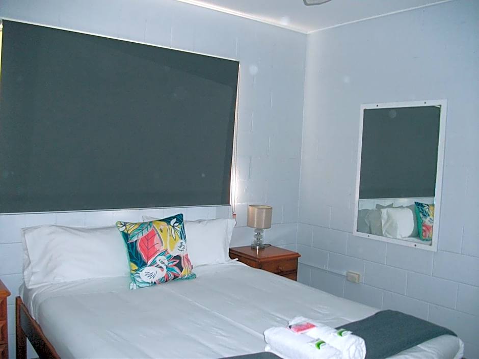 Beerwah Glasshouse Motel