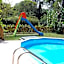 Georgina Apartments-pool-river-sea 5'