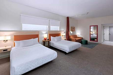 2 Queen Beds, Mobility Accessible Studio