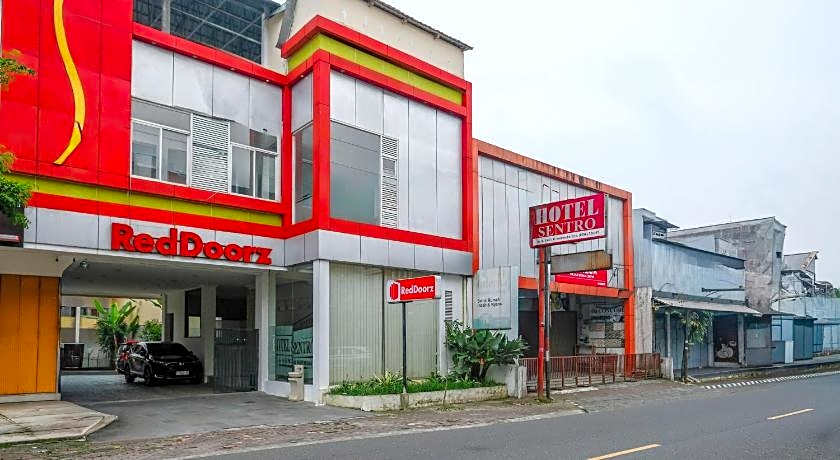 RedDoorz near Alun Alun Wonosobo