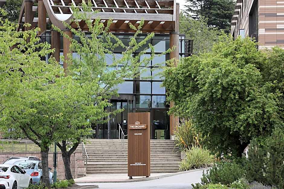The Orchard Hotel & Restaurant