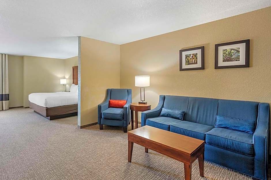 Comfort Inn & Suites