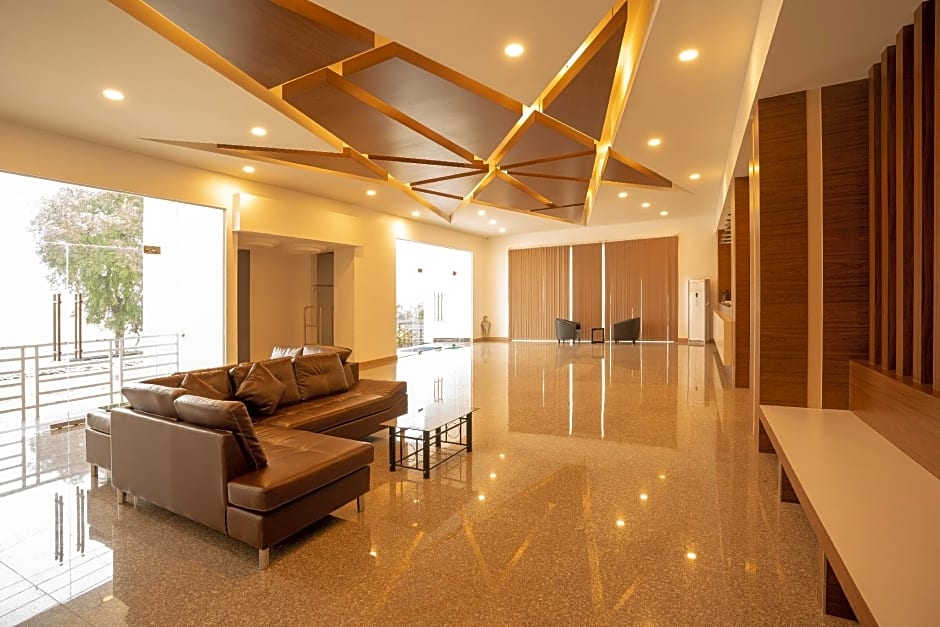 Intouch Riverside Hotel