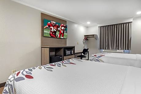 Deluxe Room with Two Double Beds River View Non-Smoking