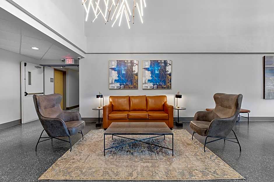 Home Inn and Suites Lloydminster