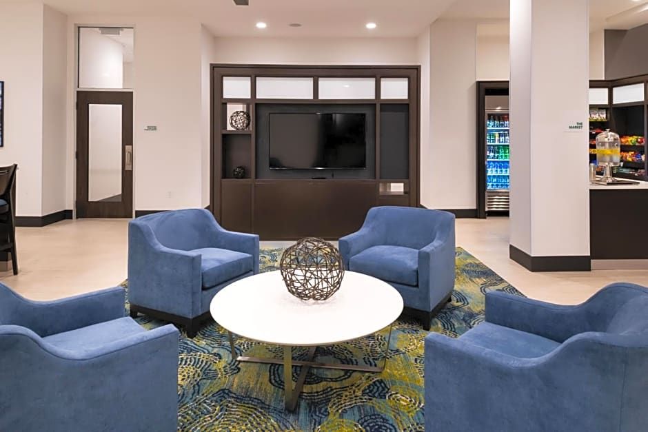 Holiday Inn & Suites Farmington Hills - Detroit NW, an IHG Hotel By IHG