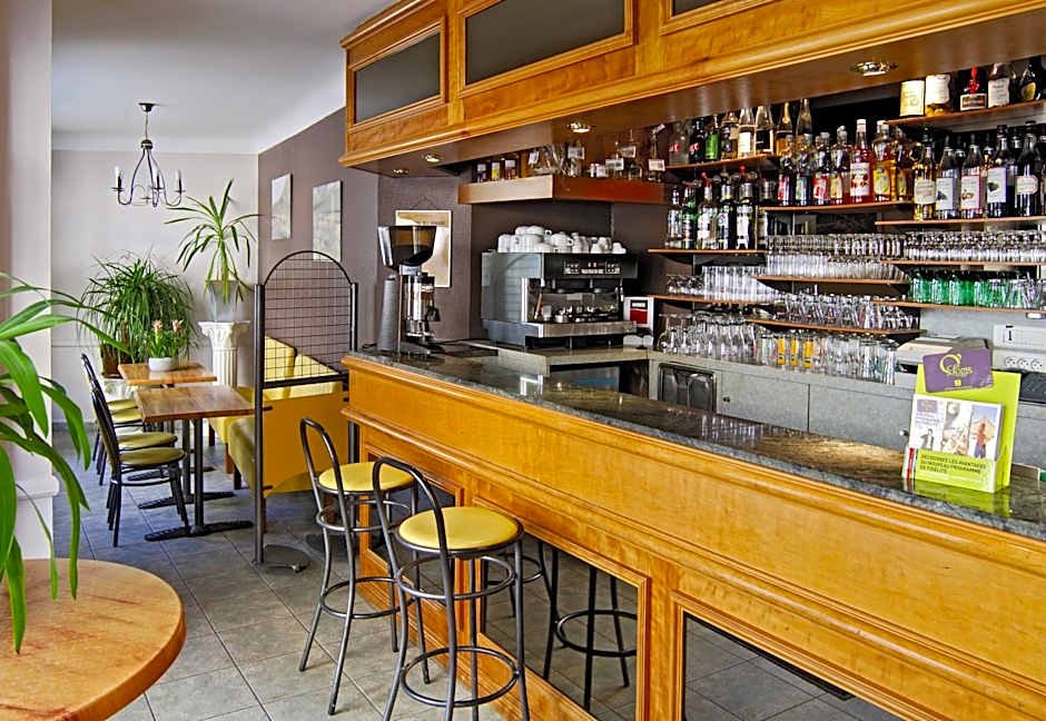 Logis Hôtel Restaurant Cazes Arazat