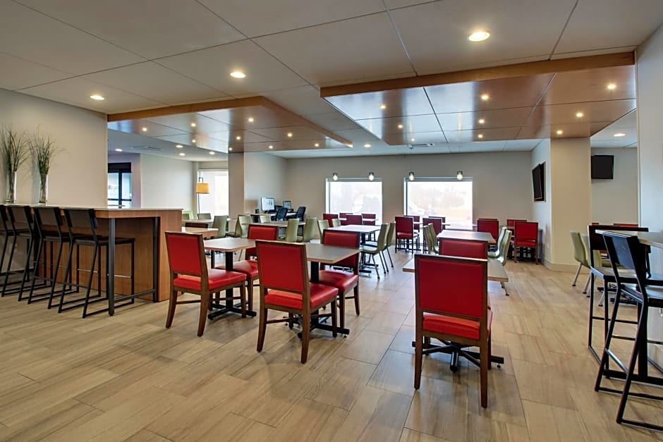 Holiday Inn Express Baltimore BWI Airport West by IHG
