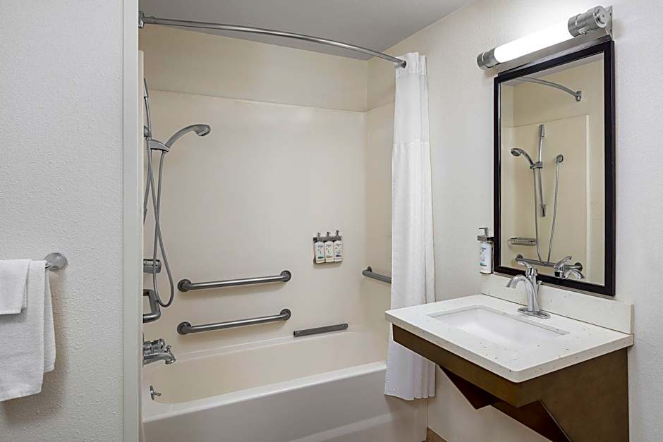 Candlewood Suites Omaha Airport By IHG