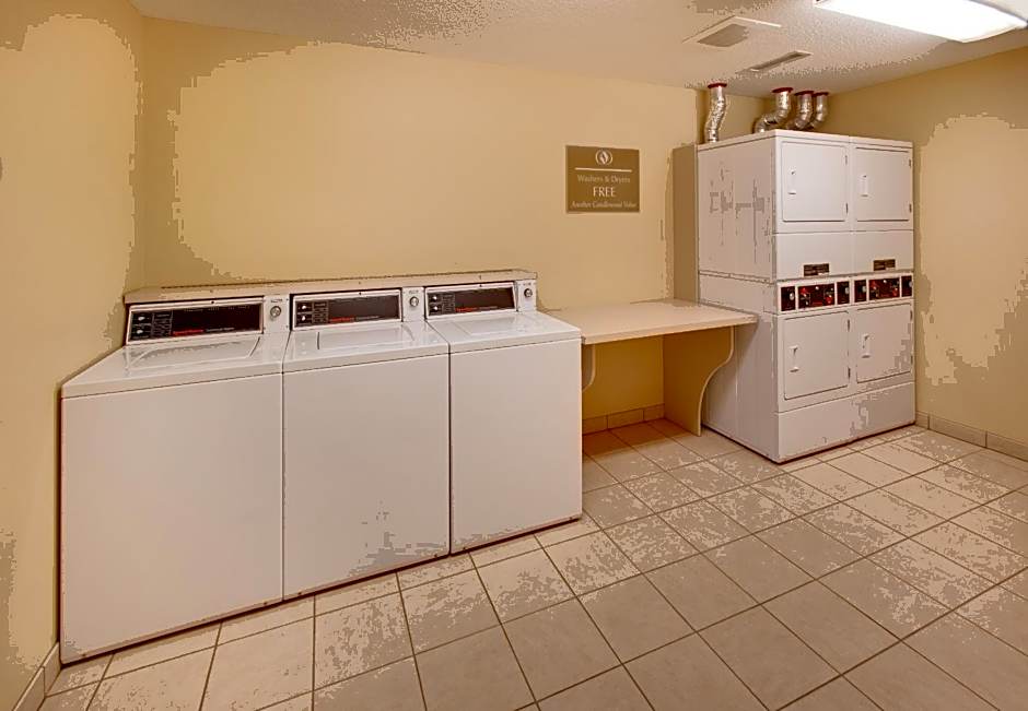 Candlewood Suites Fargo-North Dakota State University By IHG