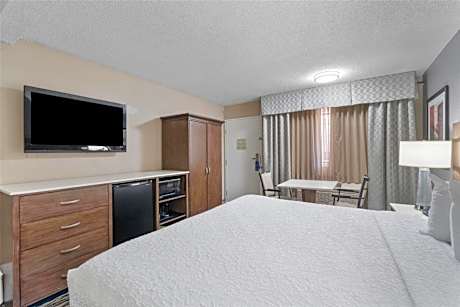 King Room - Disability Access/Roll-in Shower
